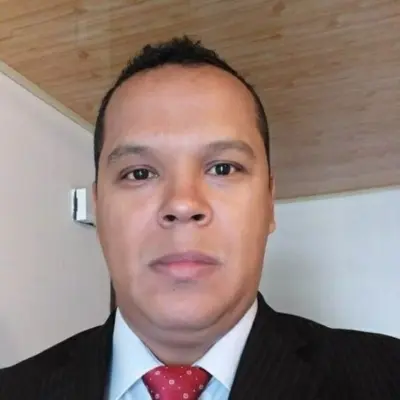Alberto González